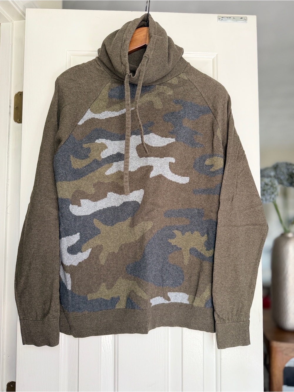 Women’s Express Camo High Neck Sweater - Olive. Sz. M